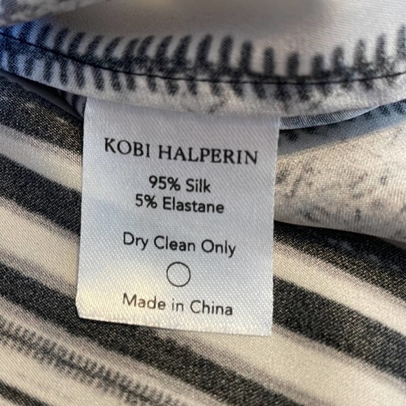 KOBI HALPERIN Blouse Silk Long Sleeve Snake Print Mixed Media Button-Up size XS - Picture 8 of 8